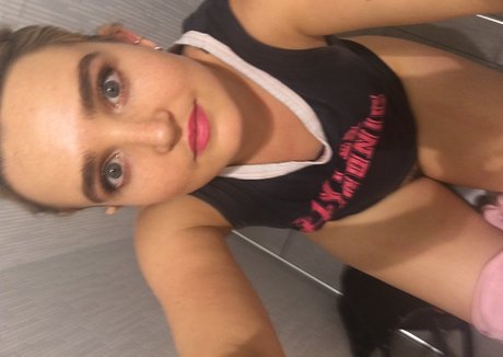 Chloe Fineman onlyfans leaked photos