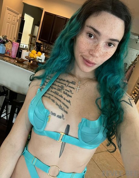 Eevee Bee onlyfans pics nude