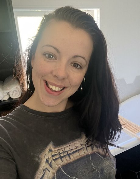 Miss Bb tits onlyfans