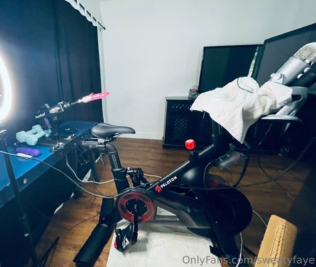 sweatyfaye onlyfans posts