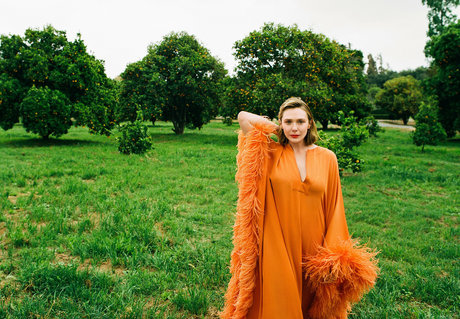 Elizabeth Olsen onlyfans lean