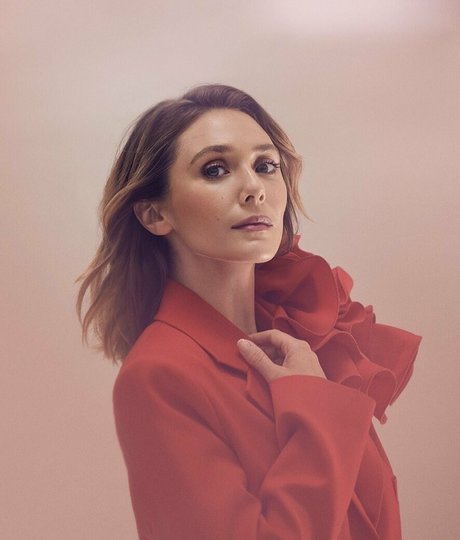 Elizabeth Olsen onlyfans boobs