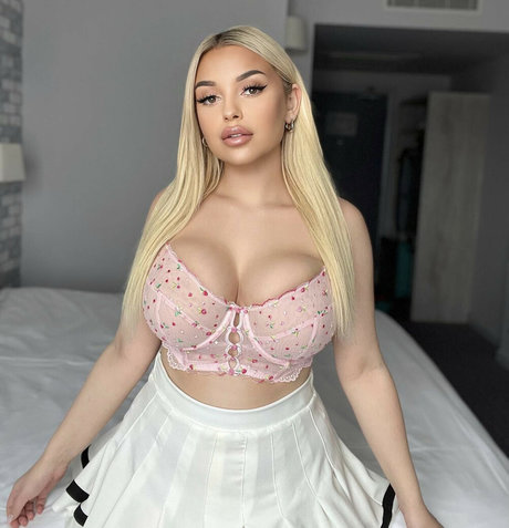 miawills1998 onlyfans naked porn