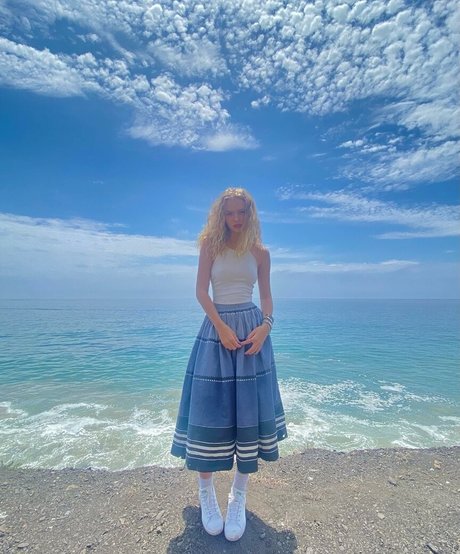 Amiah Miller onlyfans topless