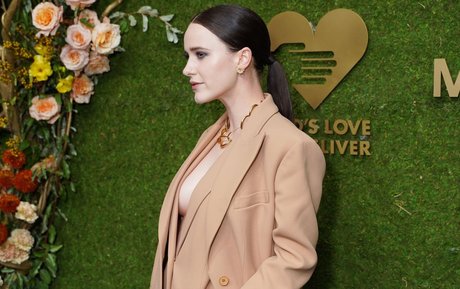 Rachel Brosnahan leaked onlyfans pics