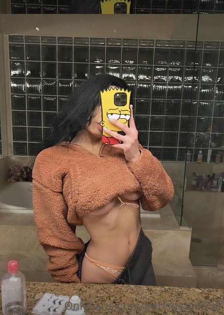 Paris Dylan onlyfans topless