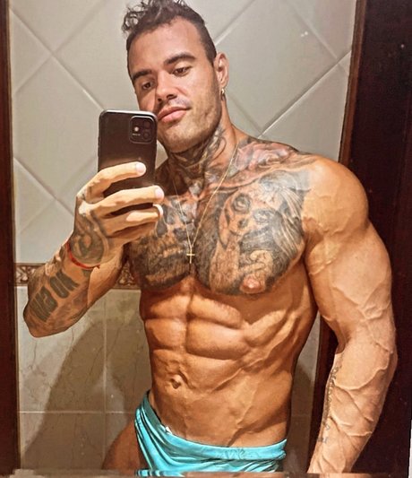 Muscleman21_ topless onlyfans