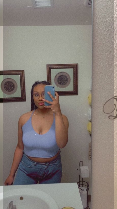 leslie_ onlyfans creator