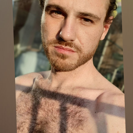 Leon Harder naked onlyfans pics