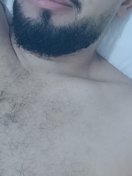 Leo Holmes onlyfans posts