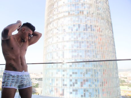 Leandrr onlyfans strip tease