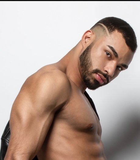 Leandro UK onlyfans nude leaked