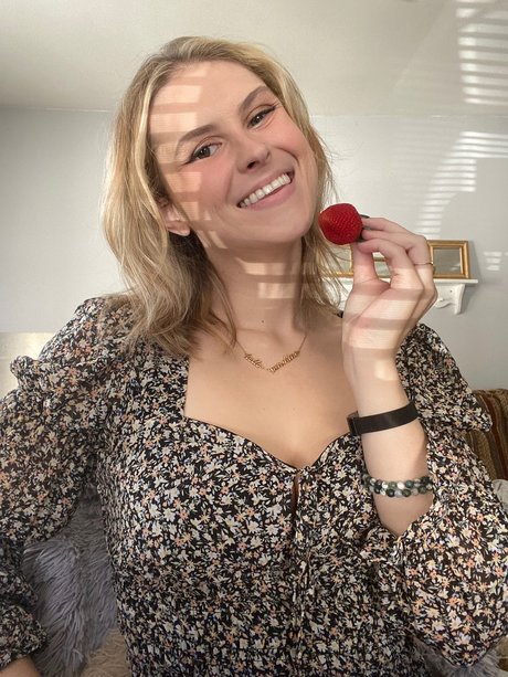 luna mika nudes onlyfans leaks