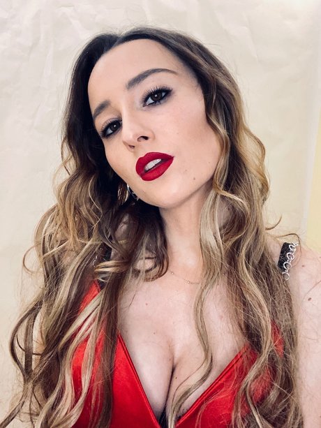 Lazy Girl_ topless onlyfans