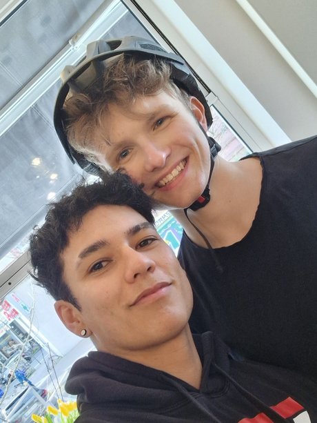 Laurin and Lin onlyfans leakes