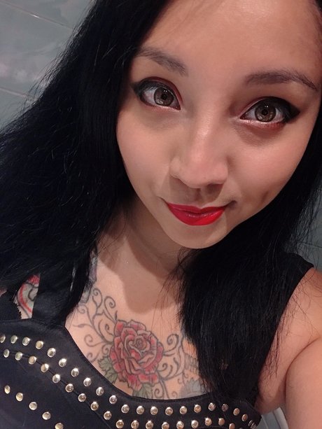 Little Croix onlyfans exposed