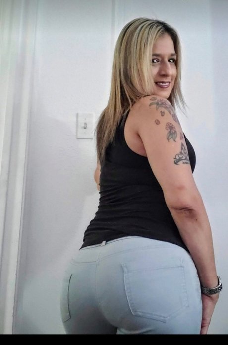 Lisa Ann onlyfans post