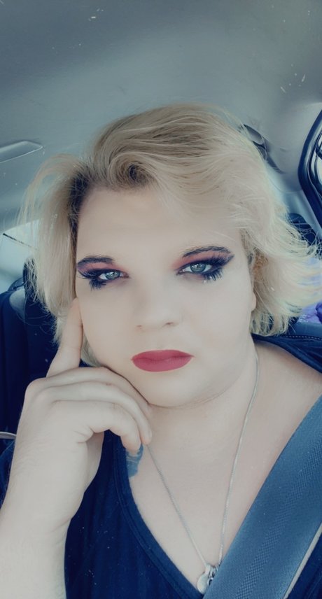 Lindana Rose onlyfans topless