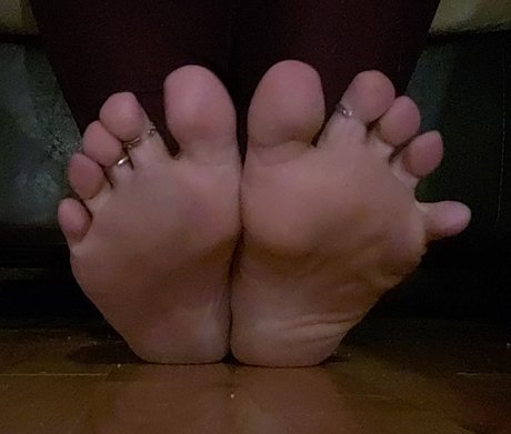 Lily s barefeet onlyfans fotos