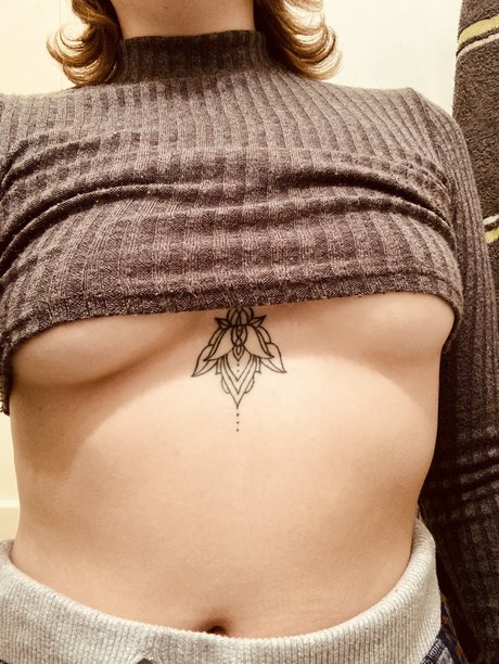 Lilly Lilac onlyfans sextape leak