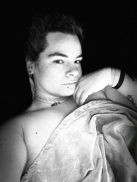 Lilly Fallenstar onlyfans leaked