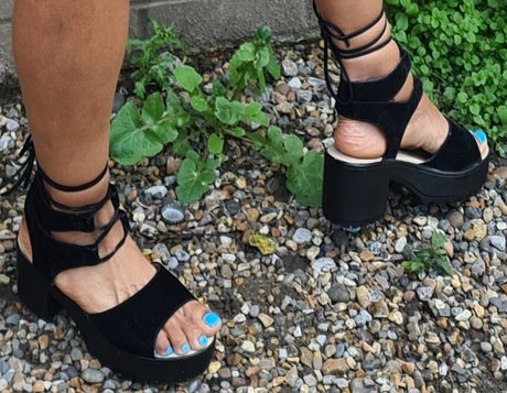 Lovable pretty feet onlyfans strip