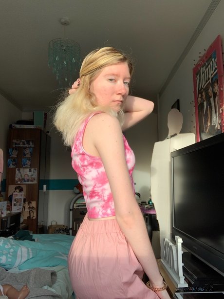 Louise sheene official onlyfans naked pics