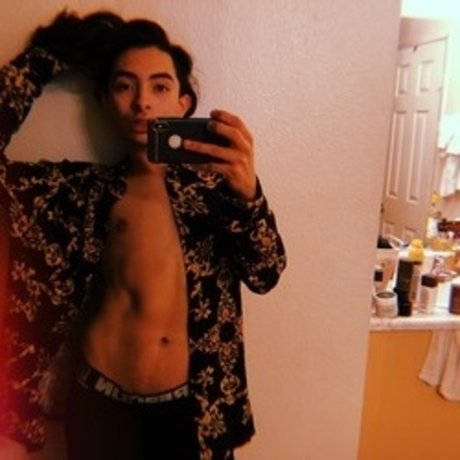 Daniel L on_ nudes only fans