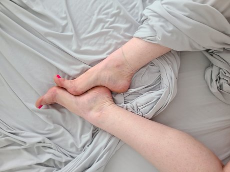 LongLostSoles onlyfans strip tease