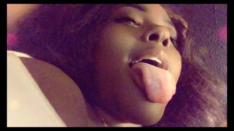 Lola Tyler onlyfans porn leaked