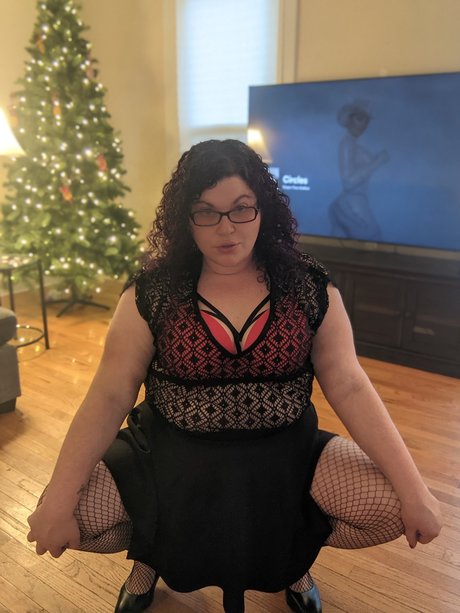 Lizzee Burns sexy onlyfans