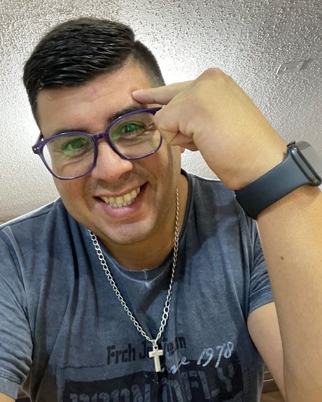 Maberick V_ onlyfans