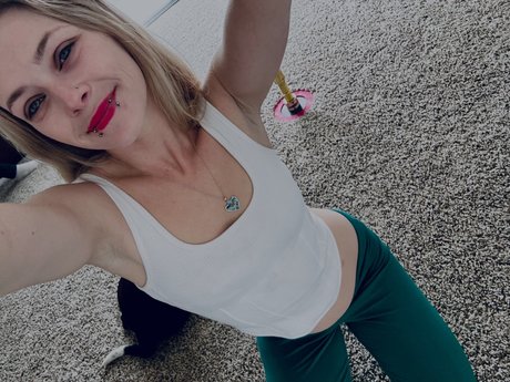 Chaotic Pixie topless onlyfans