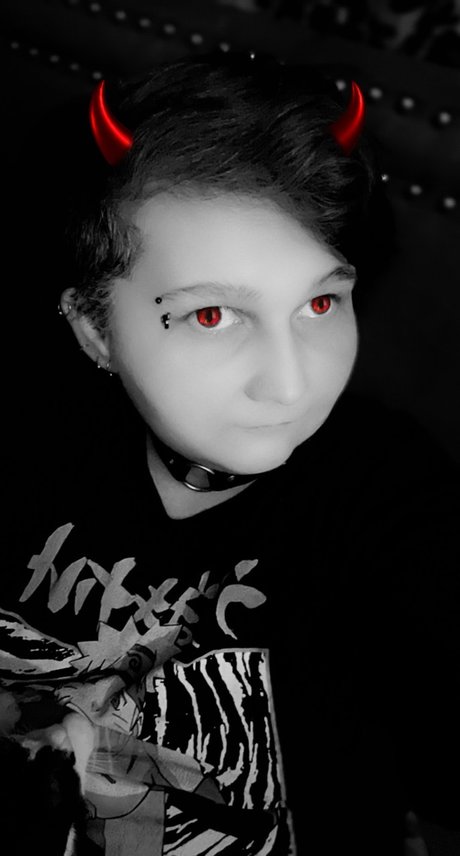 Lunar Brat onlyfans nude