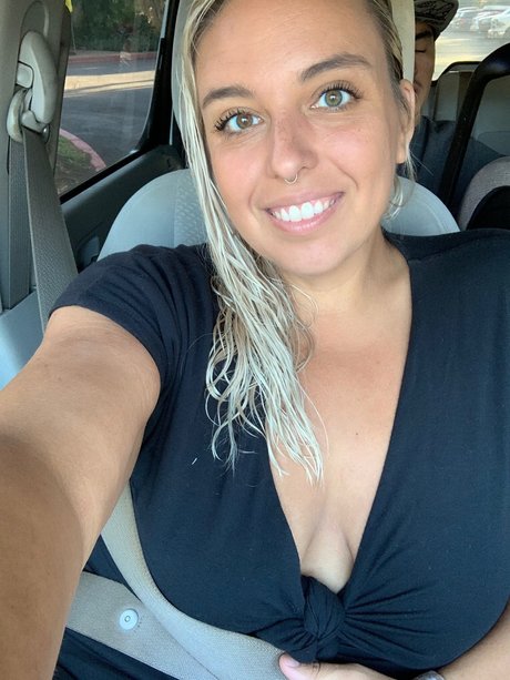 Luna Makena onlyfans creator