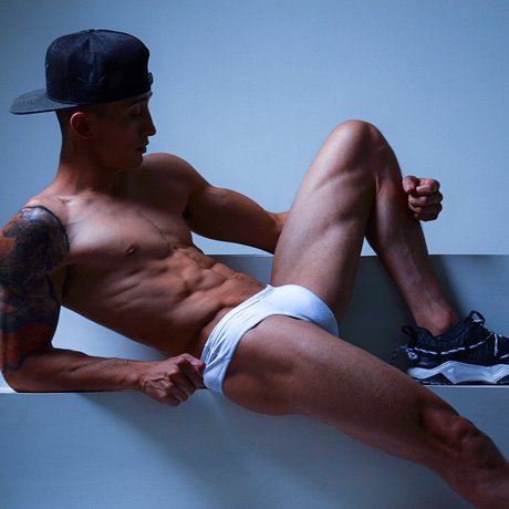 Luis Hernandez only fans pictures