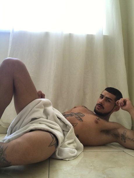 Luciano Queiroz naked onlyfans pics