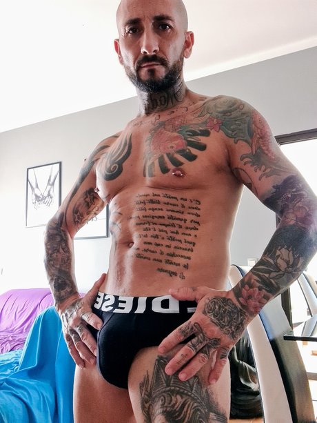 Marco Baral onlyfans nude leak