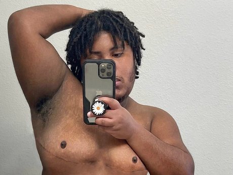 MelotheMutt_ topless onlyfans