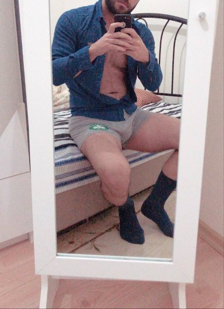 Malik MasterMan strip onlyfans