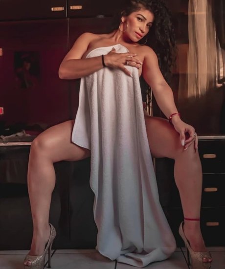 MAILIN LA POTRA naked onlyfans pics