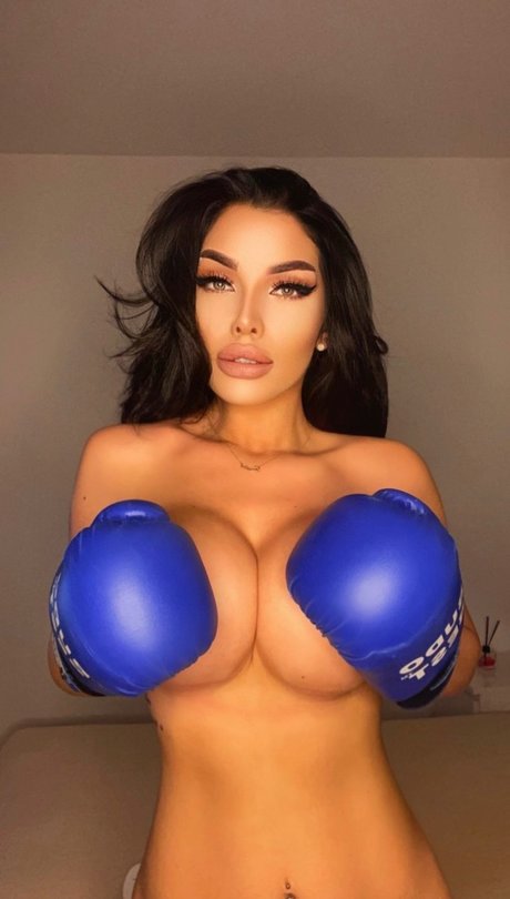 Yasmine Palmer onlyfans porn leaked