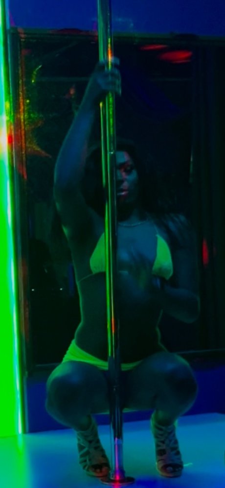 Meemez tits onlyfans