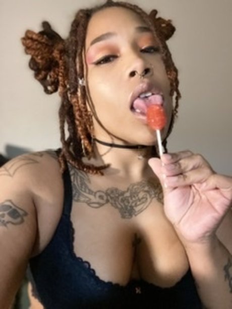 CREME DA LA MEOW MEOW_ onlyfans post