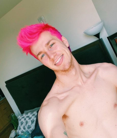 Max Palmer onlyfans nude tits