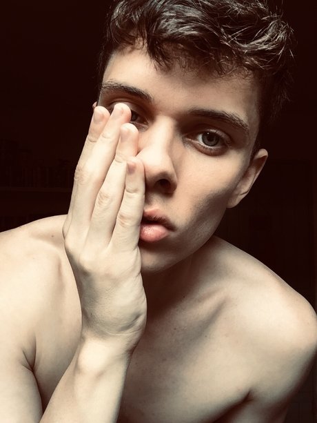 Matheus Abril onlyfans naked