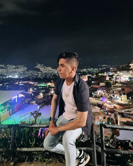 kike onlyfans striptease