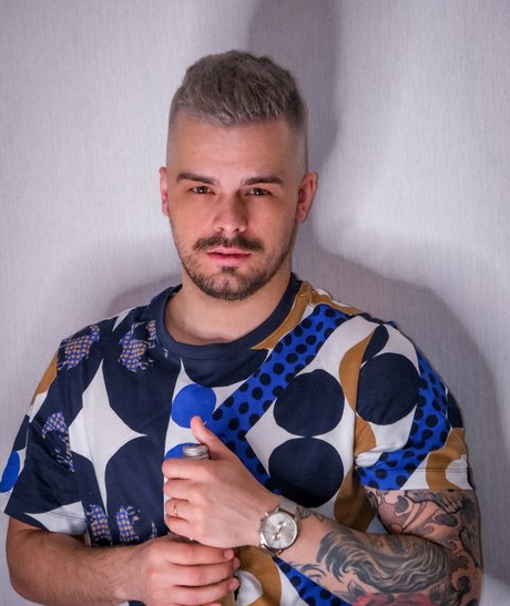 Miiziz strip onlyfans