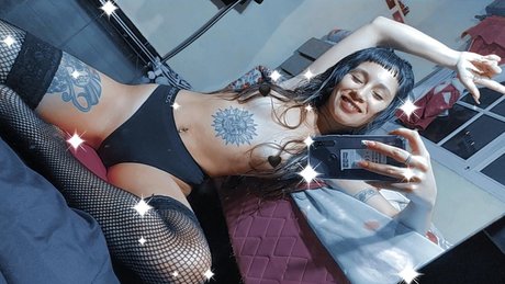 Mili Velez onlyfans model