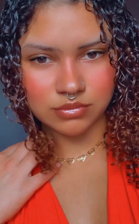 Mika Oliveira nudes only fans